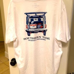 NWOT Calling all football fans!  Southern Tide premium cotton shirt, size XL. 🏈